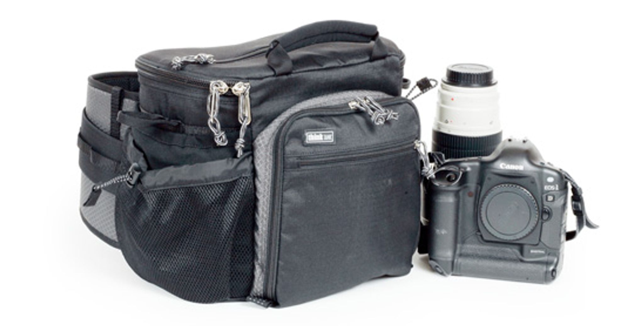 Romslig bag. Her vist med skulderremmen av.
