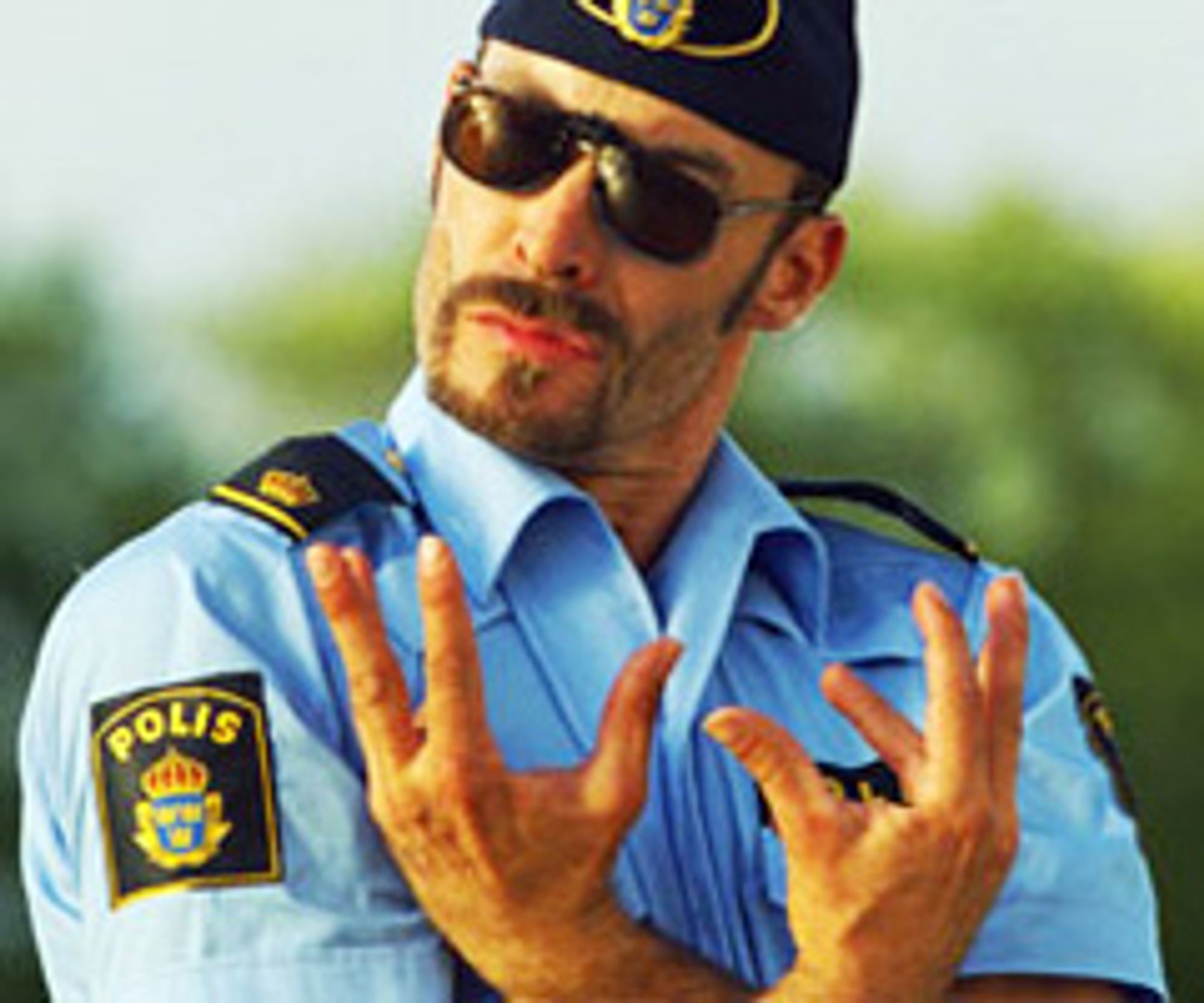Du k�dder ikke med snuten Benny.
