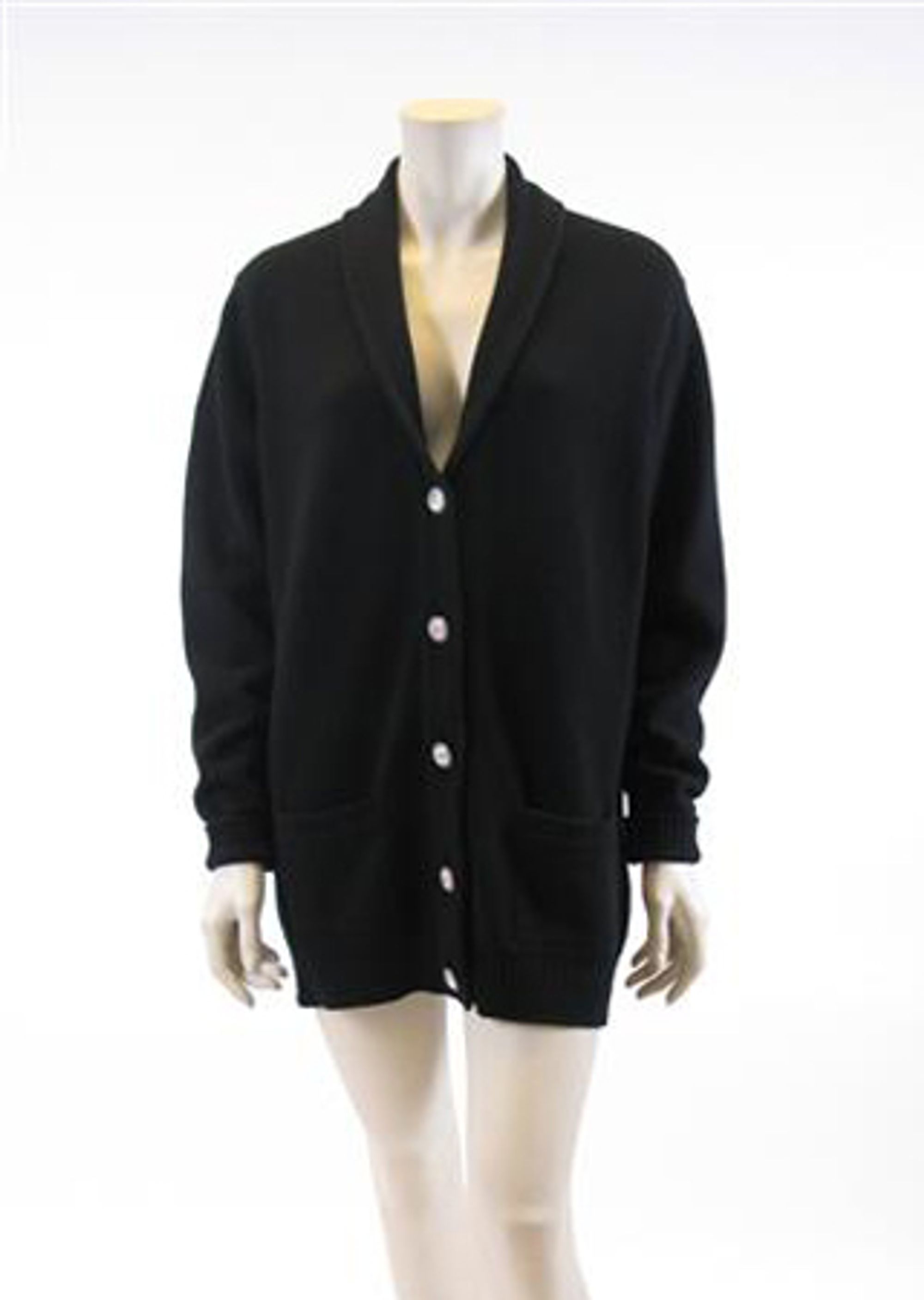 Du kan gj�re gode vintage-kupp p� nett, som for eksempel denne cardigan fra Chanel hos Lauritz.com.