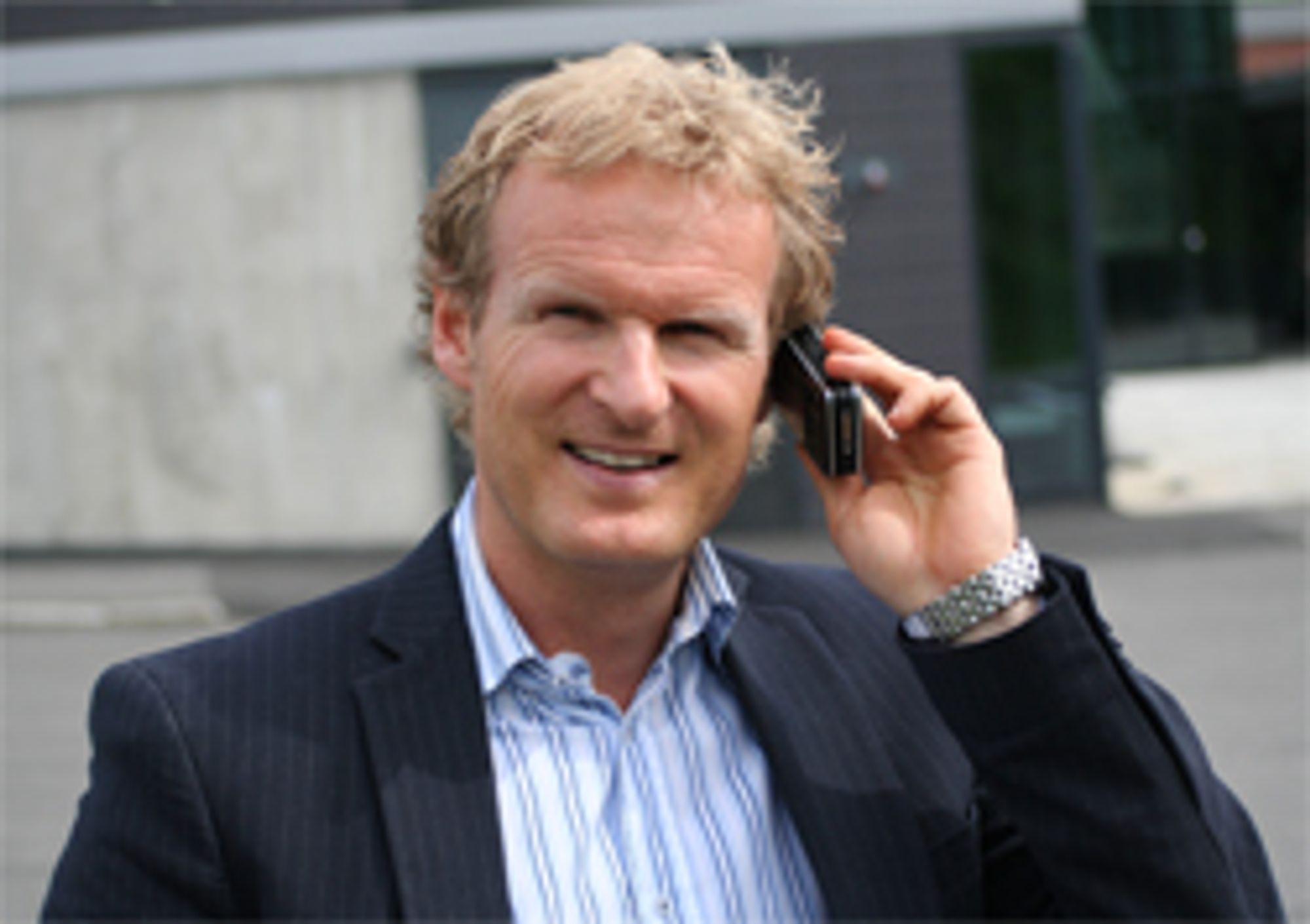 Tele2-sjef Haakon Dyrnes svarer på dine spørsmål.