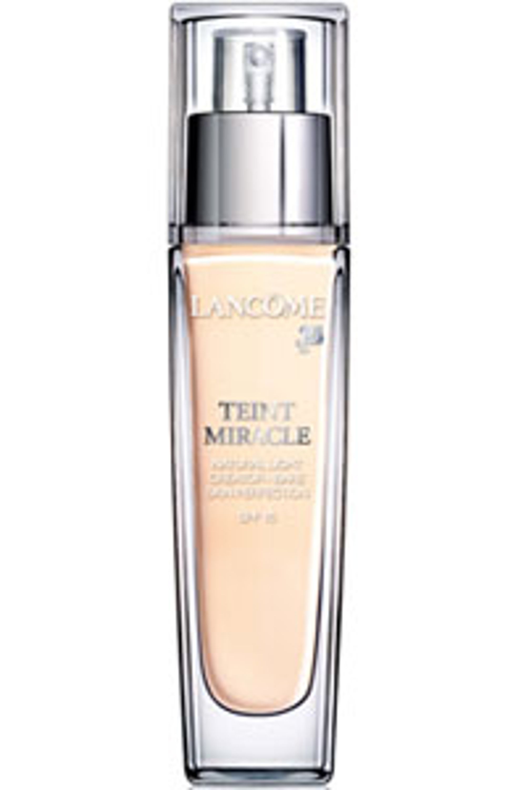 NATURLIG: Teint Miracle fra Lancôme er en lysreflekterende foundation som gir et naturlig og glødende resultat. 380,-