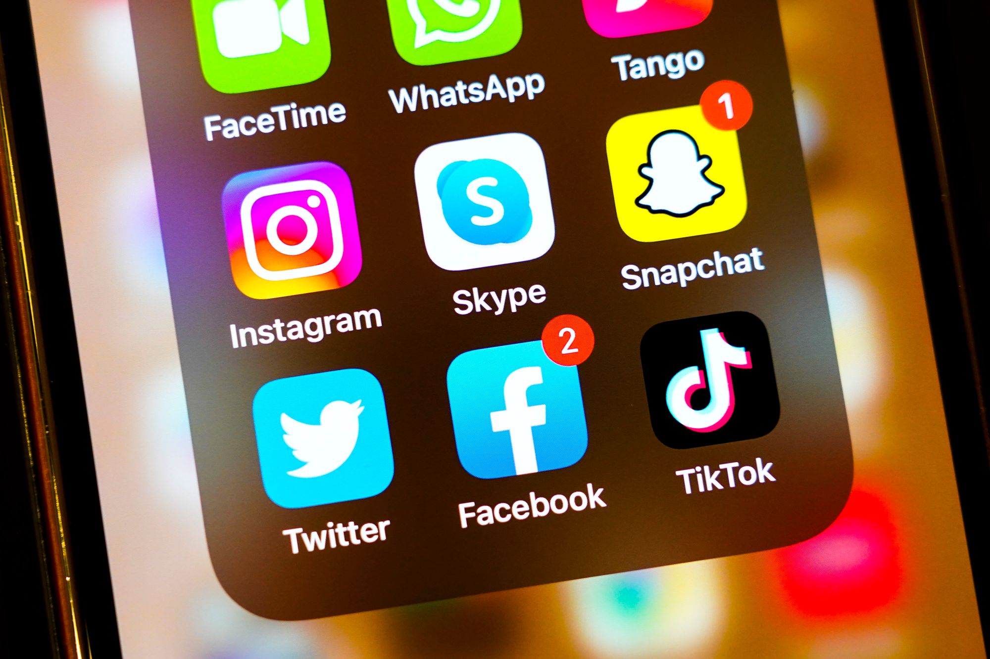 Meta, Google og Tiktok: Anmeldes for svindelannonser i 27 land