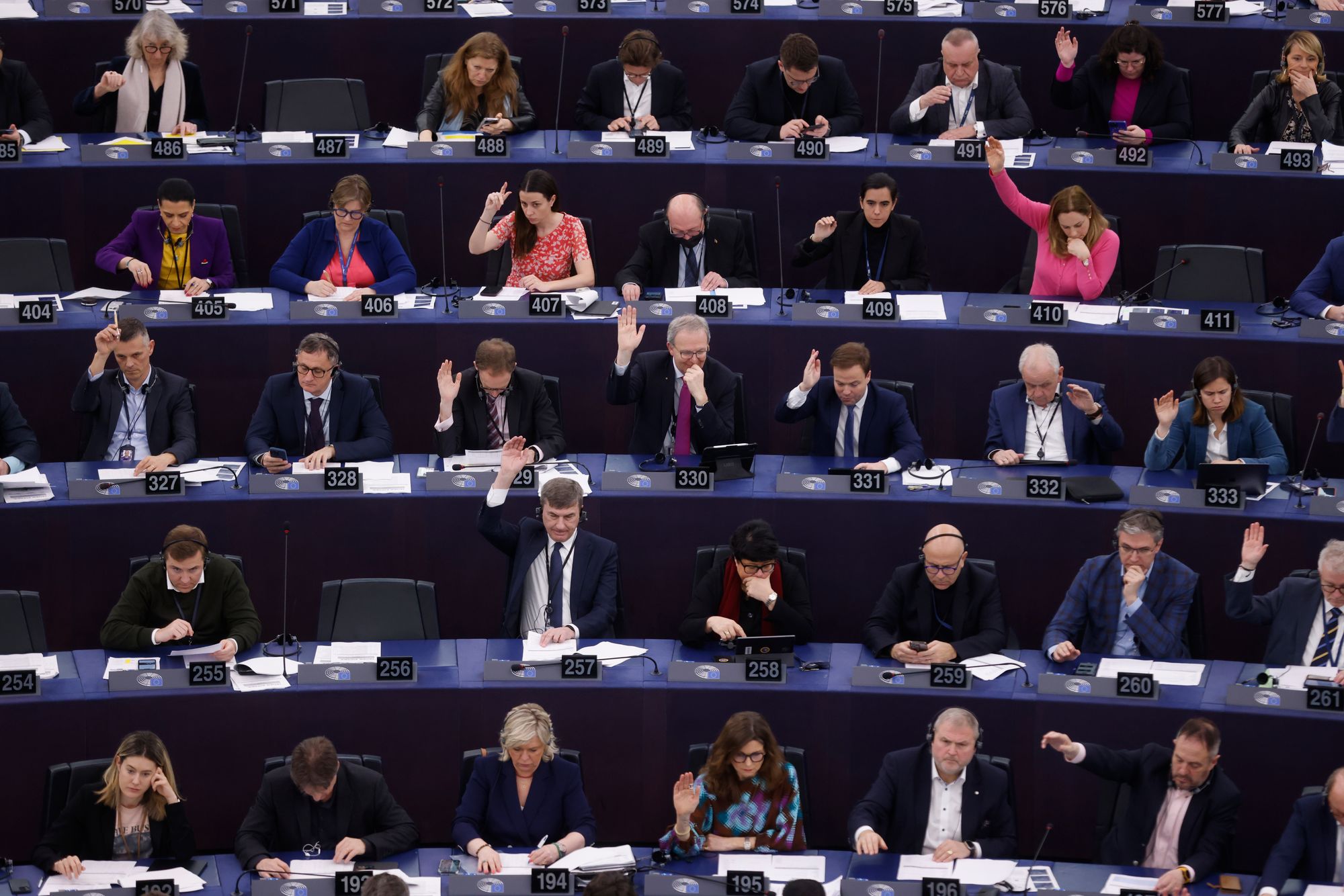 Nye EU-regler for KI, Norge og EØS henger ennå langt etter