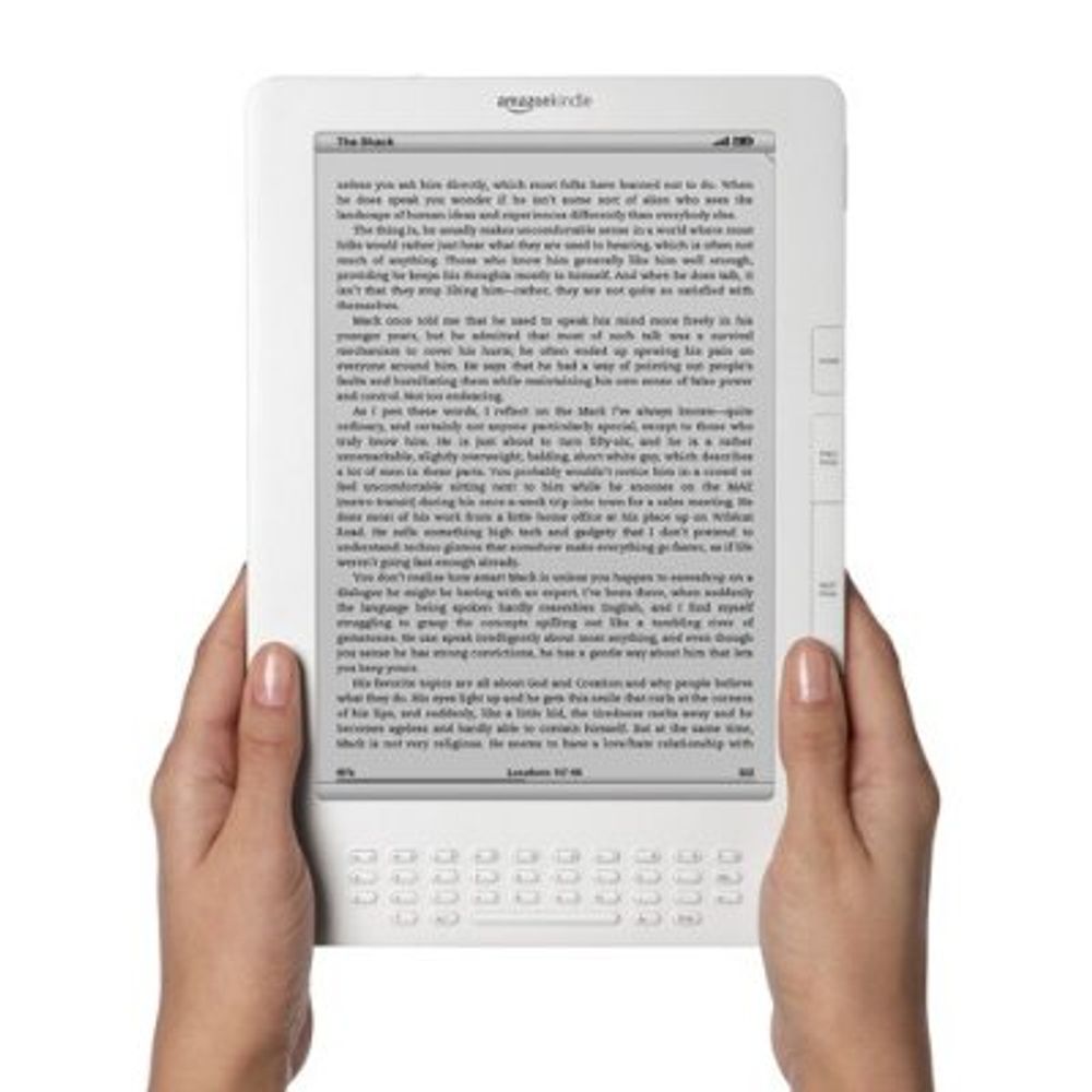 <p>Det nyeste lesebrettet fra Amazon, Kindle DX, har langt st&oslash;rre skjerm enn forgjengerne.</p>