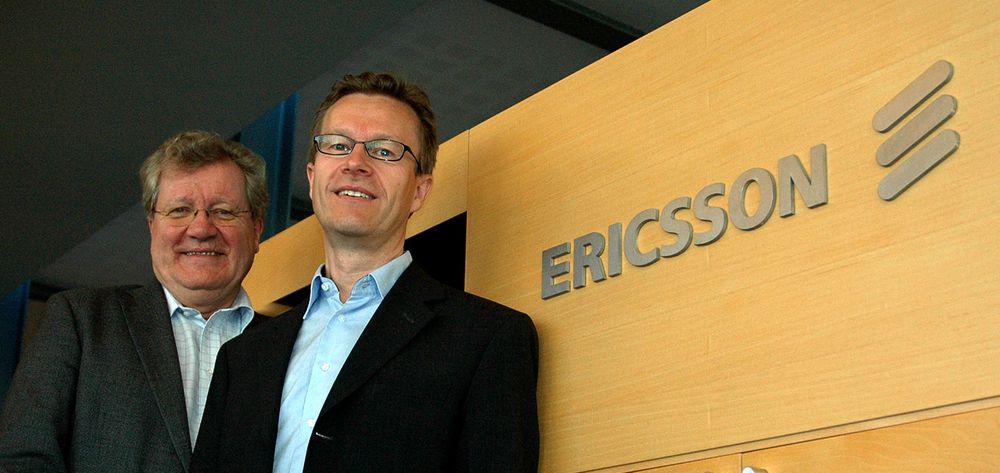 <p>Tor Frydenberg (t.v) overlater stillingen som sjef for Ericsson Norge til Aksel Aanensen etter 11 &aring;r i sjefsstolen.</p>