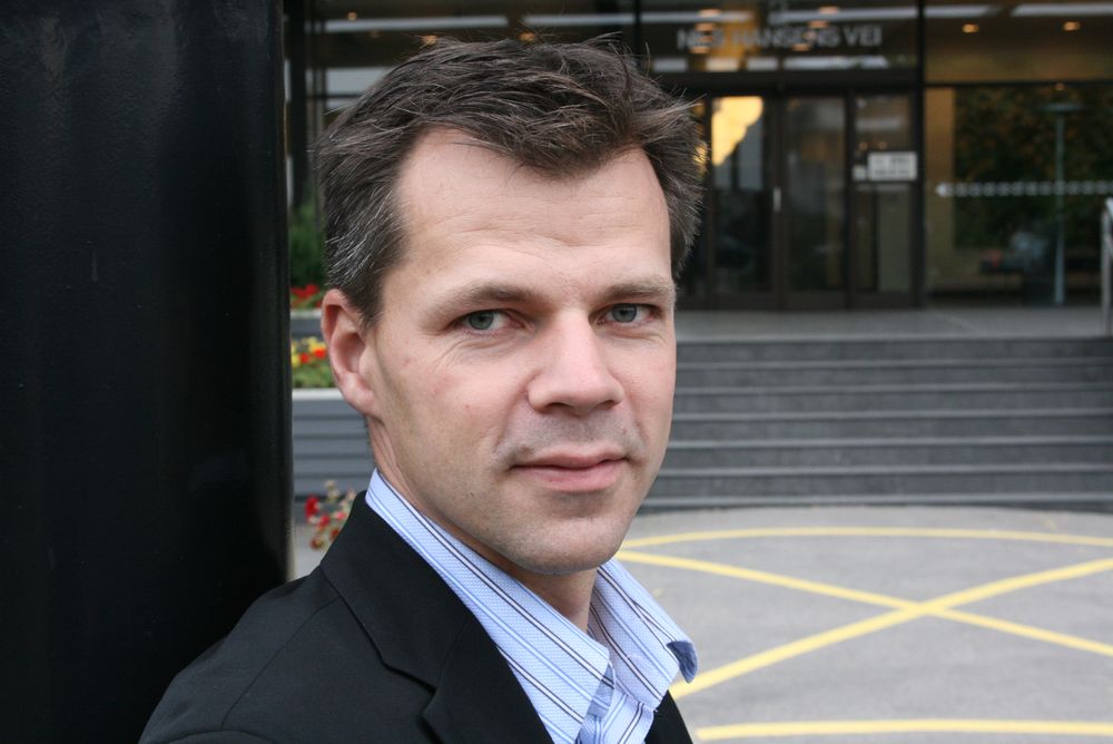 <p>Administrerende direkt&oslash;r Stefan Axelsson i Mobile Norway bygger nett for harde livet.</p>