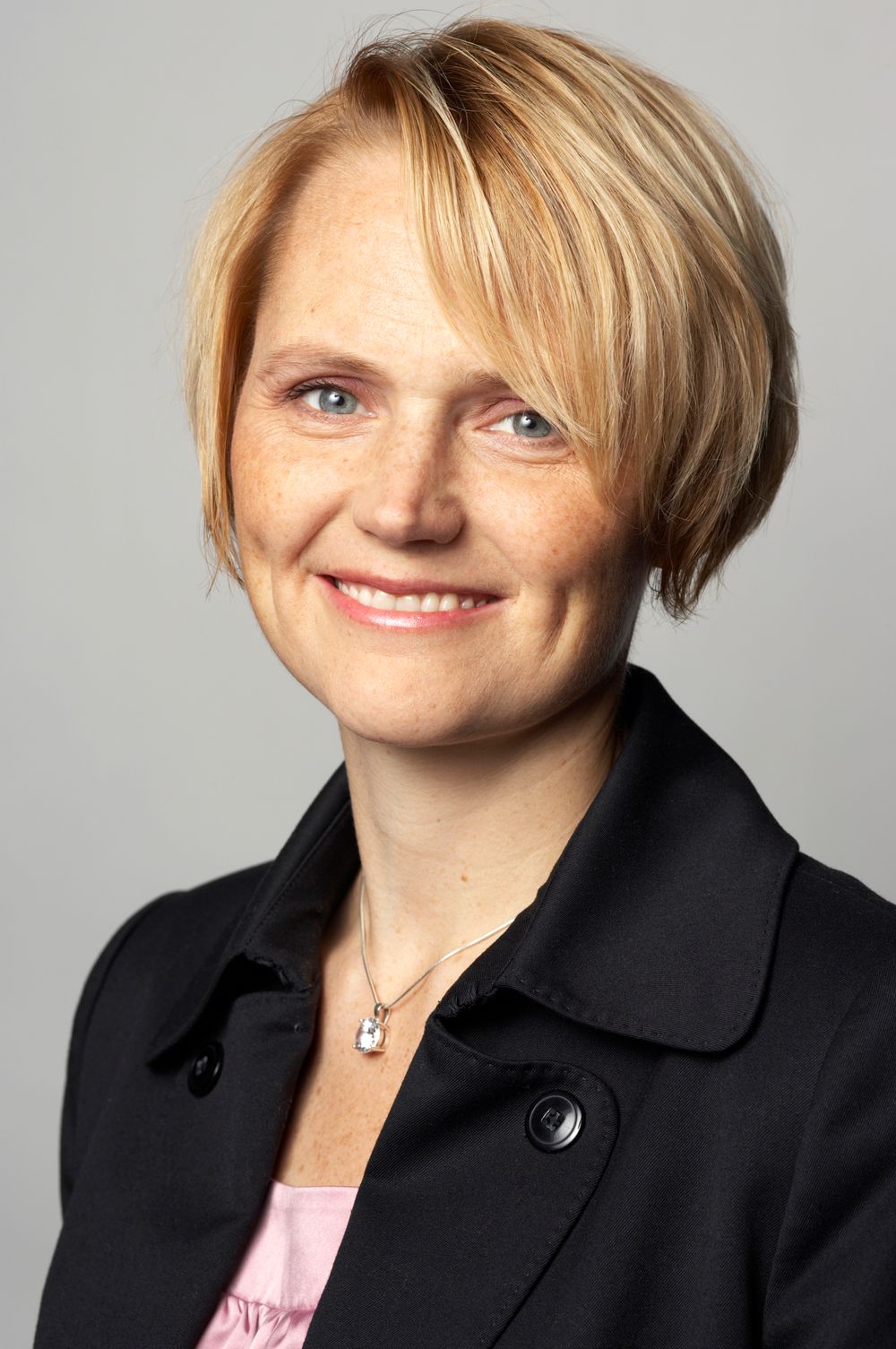 <p>Sveriges IT-minister Anna Karin Hatt har f&aring;tt ytterligere 600 nye millioner for &aring; styrke svensk infrastruktur.&nbsp;</p>
