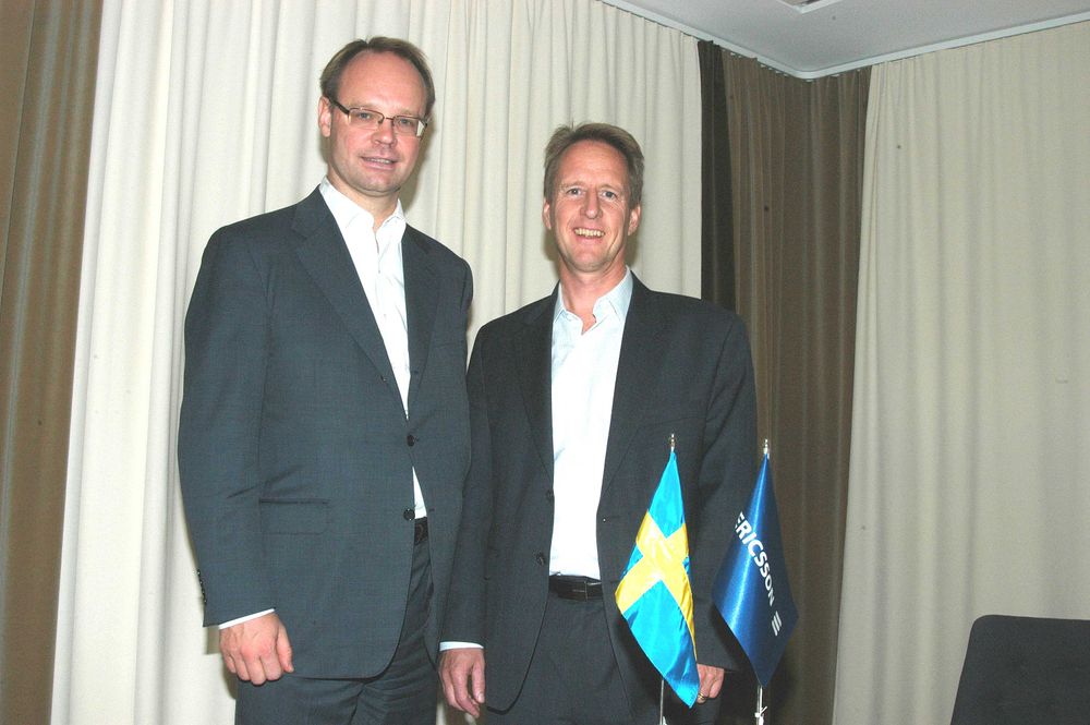 <p>LTE-sjef Thomas Nor&eacute;n og CTO H&aring;kan Eriksson i det rommet hos Ericsson der LTE p&aring; mange m&aring;ter s&aring; dagens lys. (Foto: Arne Joramo)</p>
<p>&nbsp;</p>
<p>&nbsp;</p>