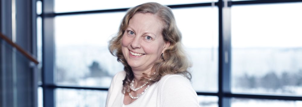 Administrerende direktør Berit Svendsen i Telenor Norge tror LTE og rimelige smarttelefoner kan gi Internett til alle - også i utviklingsland.