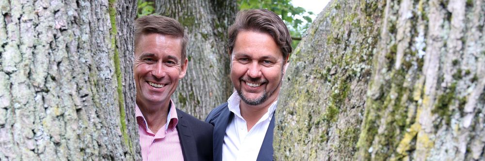 Bør Netcom-sjef August Baumann få lov til å kjøpe hele Tele2? Her sammen med Tele2-sjef Arild Hustad etter pressekonferansen mandag.