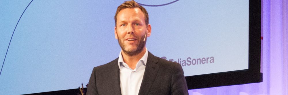 Konsernsjef Johan Dennelind i Teliasonera er opptatt av konvergens, og vet ikke hvor lenge han kan tillate seg å være uten fastnett i Norge.