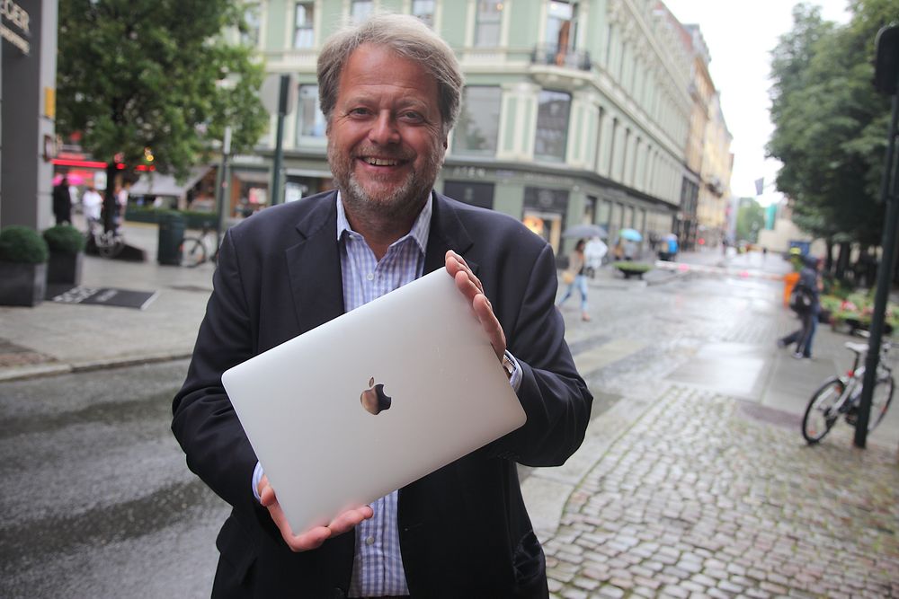 Vinn en MacBook: - Vi vil høre om alt fra spennende teknologi på vei opp, eller etablert teknologi brukt på en ny måte, sier Jan M. Moberg, administrerende direktør i Teknisk Ukeblad. Nominerte kandidater til Norwegian Tech Award er med i trekningen om Apples siste MacBook (256 GB).