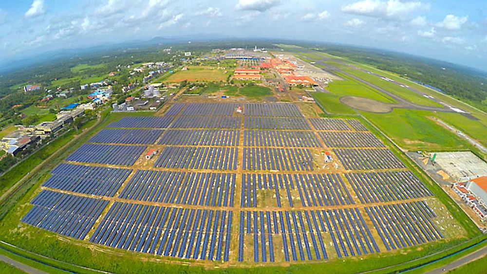 Solkraftverket på Cochin International Airport har en installert effekt på 12 MW. 