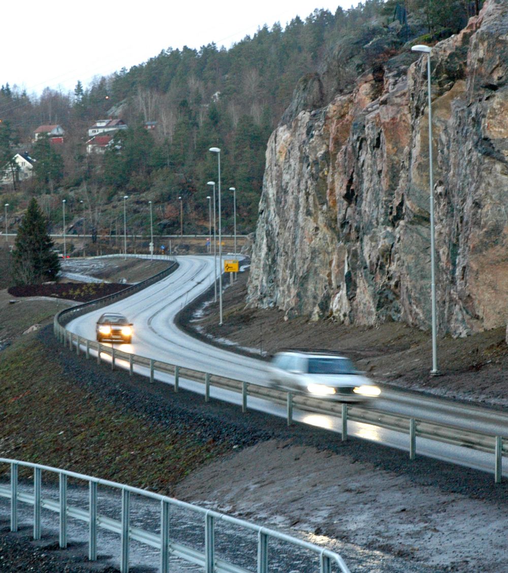 Deler av den nye riksveg 38 følger traséen til den nedlagte Kragerøbanen. Denne strekningen ble åpnet i oktober.
