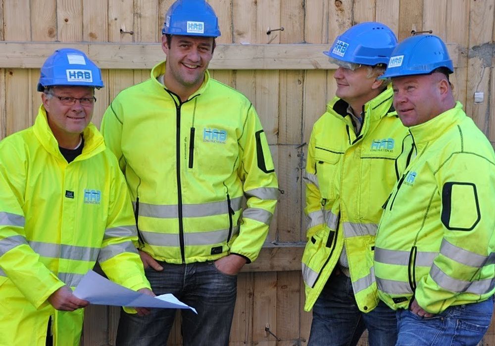 Representanter for HAB Construction as sin ledelse besøker en av byggeplassene. Fra venstre Jan Harangen, Bjørnar Neset, Ole Helge Steinsrud og Torbjørn Haugo.