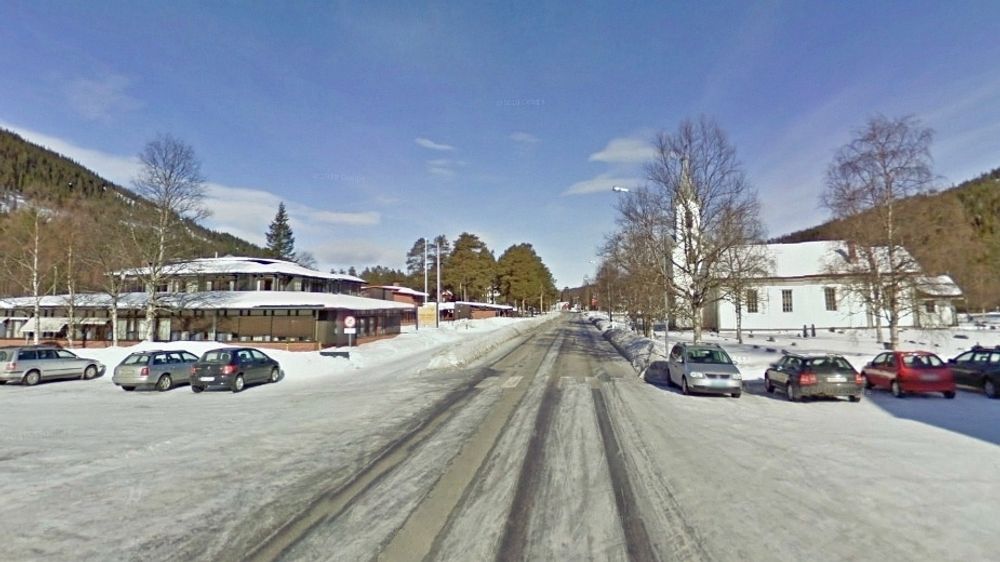 Asfaltkontrakten som Lemminkäinen har gitt lavest anbud på, omfatter fylkesveg 26 gjennom Engerdal sentrum. (Foto: Google)