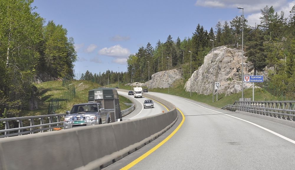 Bildet viser E18 på grensen mellom Risør og Gjerstad. Denne strekningen skal vedlikeholdes av den som får driftskontrakter for Aust-Agder øst. (Foto: Anders Haakonsen)