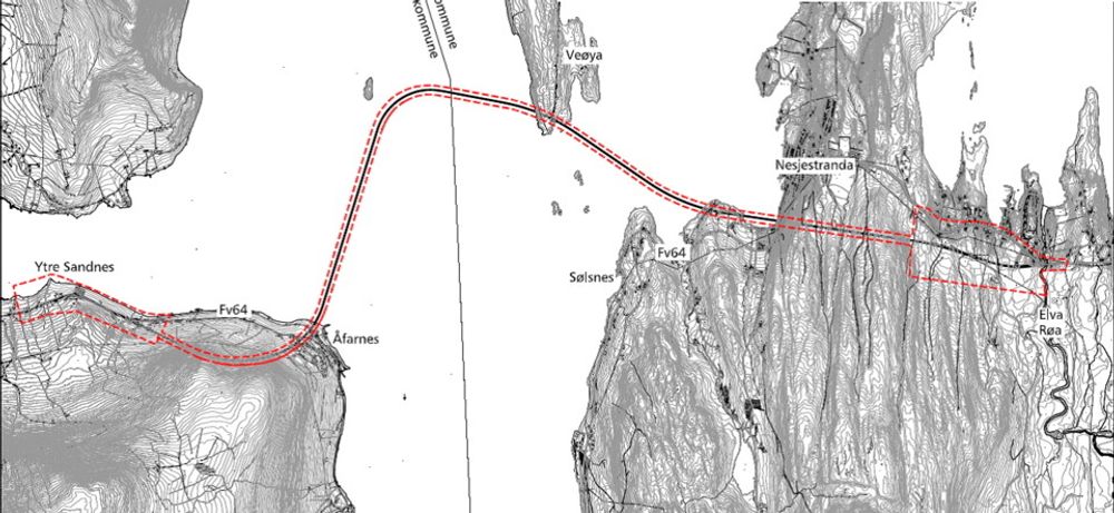 Langfjordforbindelsen er en planlagt fergefri kryssing av Langfjorden, som skal avløse fergestrekningen Sølsnes - Åfarnes.
