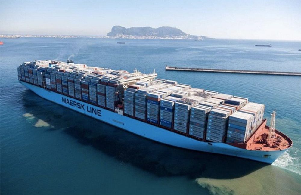 Maersk Mc-Kinney Moller la ut fra Algeciras i Spania 26. januar 2015 med 18.168 containere om bord. Det er verdens første med over 18.000 TEU i lasten. Kursen er satt mot Malaysia. 