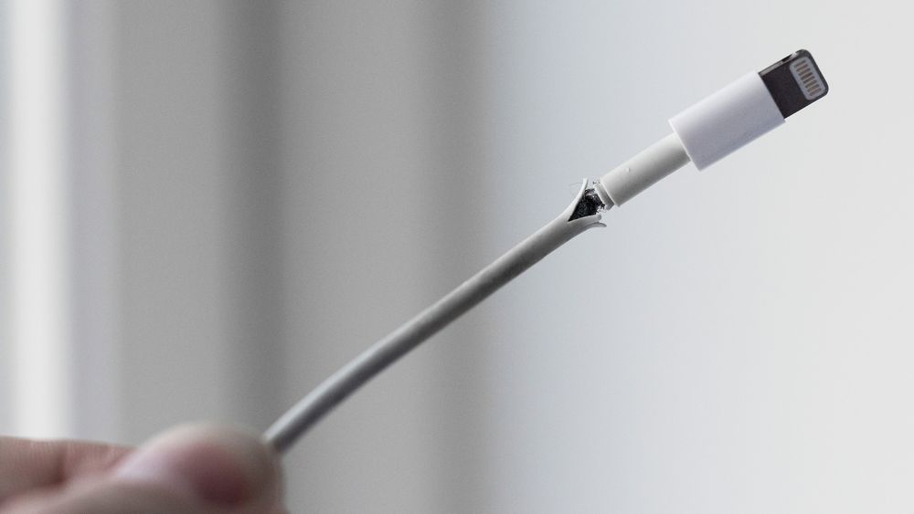 Apples Lightning-kabler har en lei tendens til å slites i overgangen mellom ledning og plugg.
