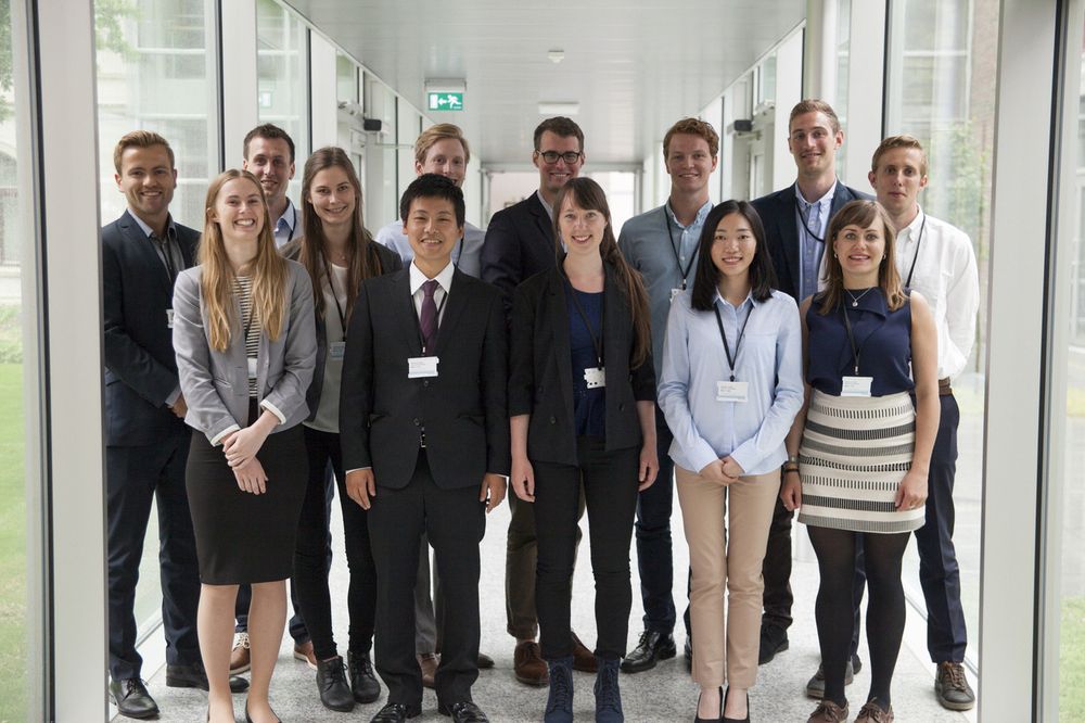 Valgt ut blant 500 søkere: Tretten mastergradsstudenter fra Norge, Sverige, Japan Kina og Danmark har jobbet intenst fra DNV GLs kontorer på Høvik denne sommeren. Resultatet er et nytt konsept for flytende hydrogenproduksjon.