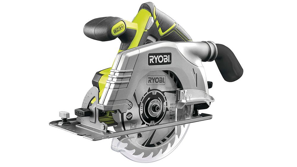 Billigst: Sagen til Ryobi; Ryobi R18CS-0, er billigst. Men når du regner inn batteri og lader er den dyrest. Til gjengjeld er den kraftigere og sager dypere enn konkurrenten fra Bosch. 