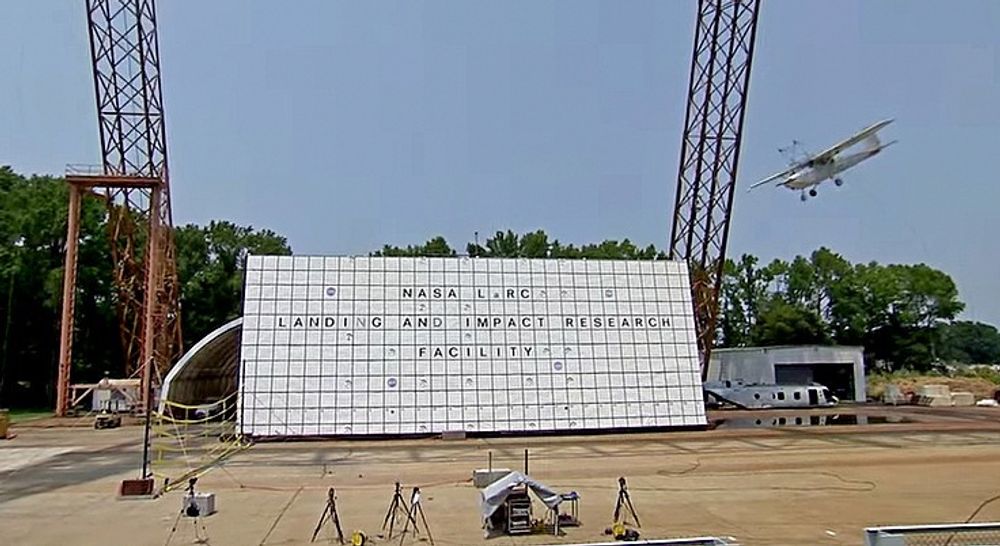 I denne testen av nødpeileutstyr (ELT) ble det simulert en meget hard landing med et Cessna 172. 