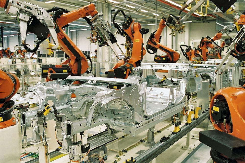 Det er ikke oppgitt nøyaktig hva slags robot som var involvert i ulykken. På bildet vises industriroboter fra leverandøren KUKA ved BMW Werk Leipzig.