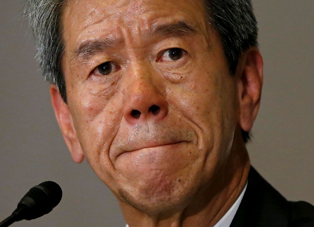 Toshiba-toppsjef Hisao Tanaka under en pressekonferanse i Tokyo i mai i år, da det ble nedsatt en ekstern granskningskomite for å undersøke regnskapsjukset. Tanaka må nå trolig gå av.