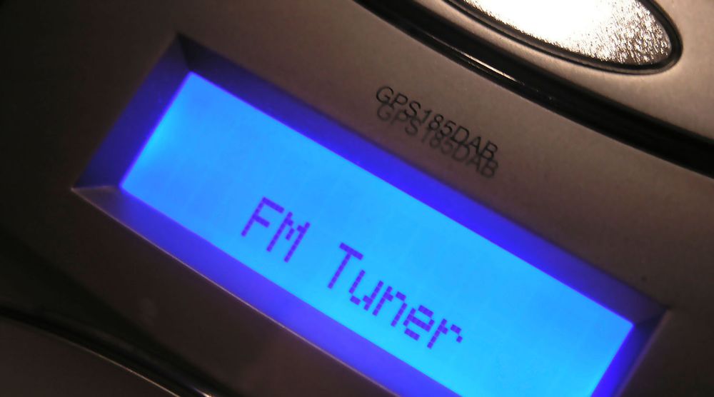 Regjeringen har bestemt seg for å slå av FM-nettet og gå over til digital radio i 2017.