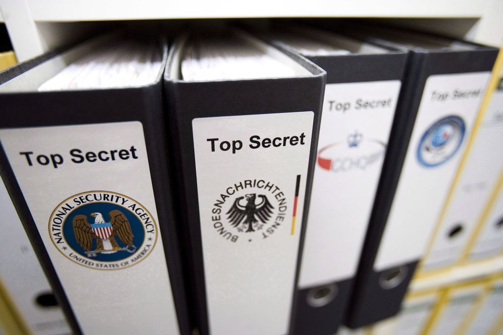 Den tyske etterretningstjenesten BND (Bundesnachrichtendienst) samarbeider tett med amerikanske NSA, både når det gjelder bruk av metoder og utveksling av data.