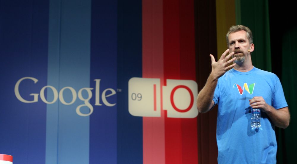 Lars Rasmussen da han viste frem Google Wave i 2009.
