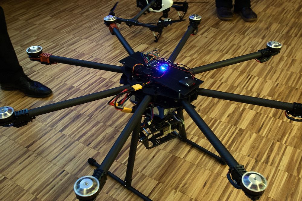 PROTOTYP: Servicedronen eSmart Systems utvikler ble vist fram uten rotorblader. 
