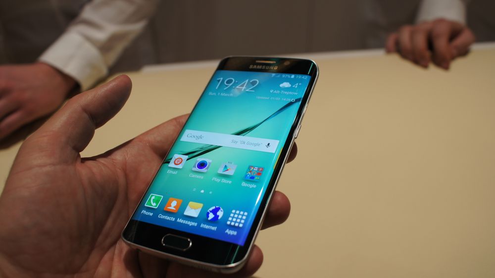 Samsung Galaxy S6 Edge kommer 10. april.