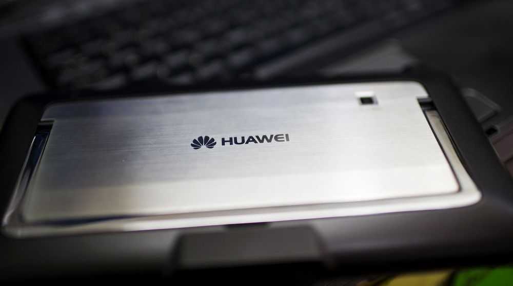 Den kinesiske teknologi-raketten Huawei ligger an til å levere meget sterke resultater for 2012 - i et marked preget av store utfordringer. 