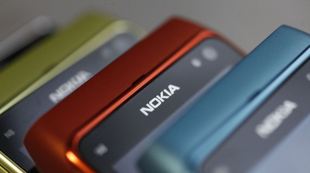 Nokia-mobiler i en forretning i Warszawa. Et av Nokias største utfordringer er å redusere tiden det tar å få nye produkter til markedet.