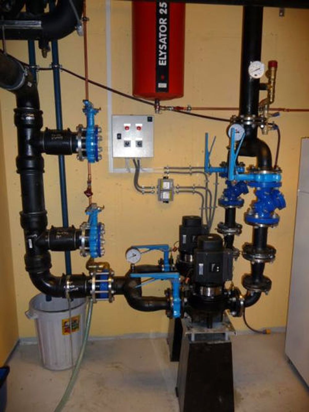 Dette er pumpesystemet som benyttes i kjøleløsningen (Foto: Ikomm)