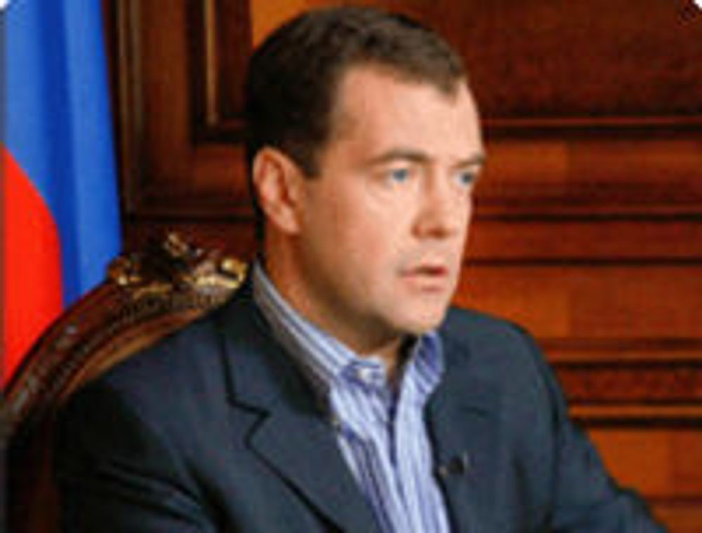President Dmitrij Medvedev mener russerne må overvinne sin kroniske motstand mot alt nytt.