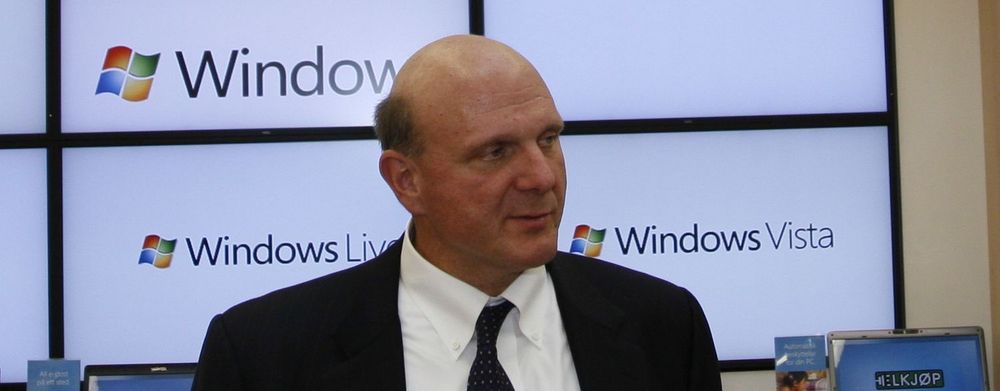 Microsoft-sjef Steve Ballmer er kjent for å være en energisk og pågående mann, men nå har selv han tråkket på bremsen for å sikre at Microsoft møter finanskrisen på en god måte.