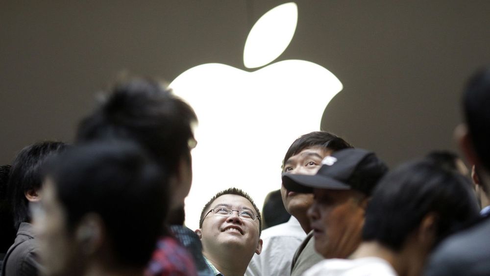 Det var trengsel i lokalene da Apple åpnet en ny butikk i Nanjing Road i Shanghai sentrum i september i fjor. Kina står i dag for 20 prosent av Apples samlede omsetning.