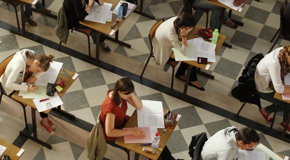 Eksamen ved Lycée Clémenceau i Nantes i Frankrike 16. juni 2011. Kan man overlate til et dataprogram å lese stilene deres og fastsette karakterene?