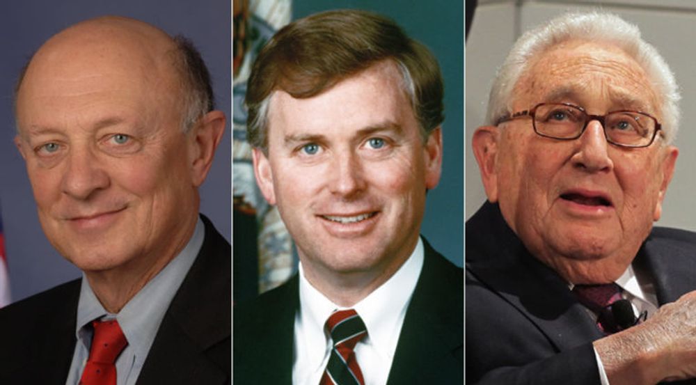 Tidligere CIA-direktør Jim Woolsey, tidligere visepresident Dan Quayle og tidligere utenriksminister Henry Kissinger er blant Stratfor-kundene som fikk sine persondata eksponert etter kyberranet mot Stratfor.