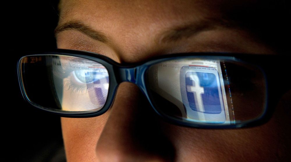 Meglerhusene som hjalp Facebook på børs vil først onsdag denne uken kunne presentere sine analyser og anbefalinger. Det kan bidra til å sende aksjekursen til selskapet opp på Nasdaq-børsen.