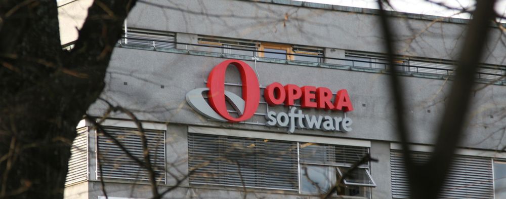 - Ingen god løsning for brukerne, sier Opera Software om Microsoft beslutning om å levere Windows helt uten nettleser.