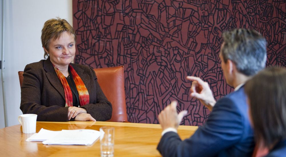IT-minister Rigmor Aasrud fikk mandag besøk av Thomas Jacobsen, som er ansvarlig for borgerservice i København. Danmark ligger langt foran Norge på bruk av digital kommunikasjon mellom det offentlige og innbyggerne. 
