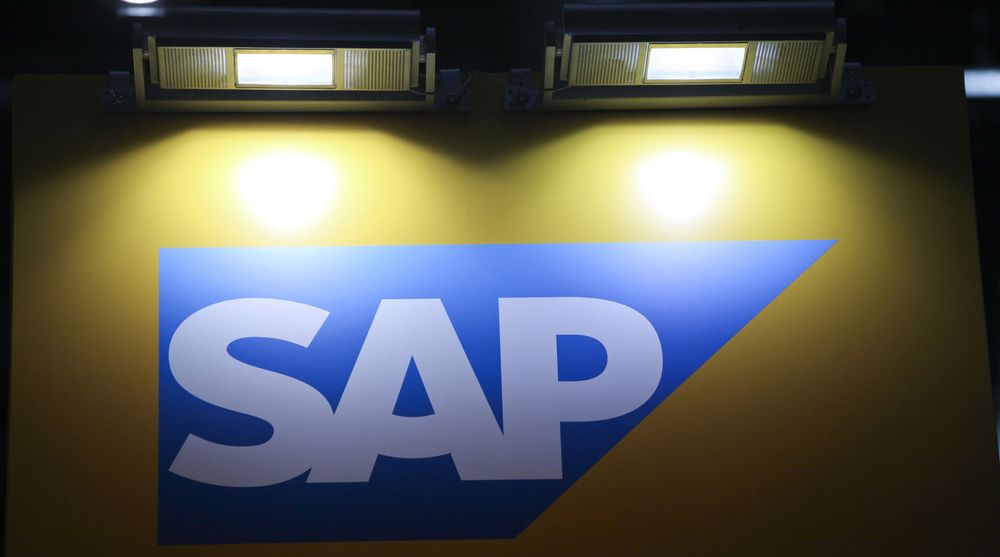 SAP leverer meget sterke resultater og kraftig vekst i årets andre kvartal - selv om verdensøkonomien seiler i tung motvind. Sterk etterspørsel etter raske analyseløsninger og skytjenester er med å drive opp resultatet. 