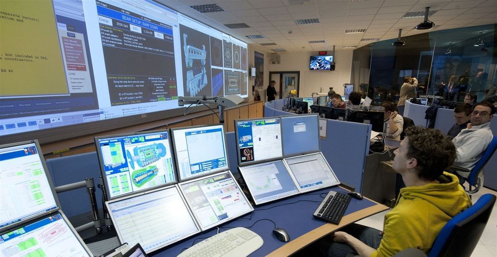I Atlas Control Room på CERN overvåkes ett av de fire pågående eksperimentene med LHC-maskinen.