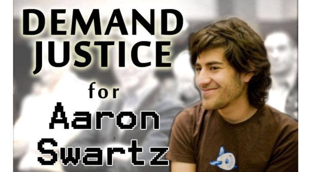 Demand Progress, bevegelsen initiert av Aaron Swartz for å bekjempe SOPA (Stop Online Piracy Act), ber om man skriver under på et krav om at USA må få en ny justisminister.