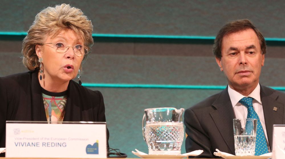 EUs justiskommissær Viviane Reding og den irske justisministeren Alan Shatter kjemper mot at EUs personvernreform skal utvannes av hensyn til forretningsinteresser på nett.