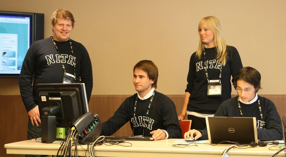 Studentprosjektet eBuster representerer Norge i den internasjonale Imagine Cup konkurransen. Fra venstre: Kristian Soelve Ravndal, Christian Johannessen, Trude Martinsen og Richard Dante.